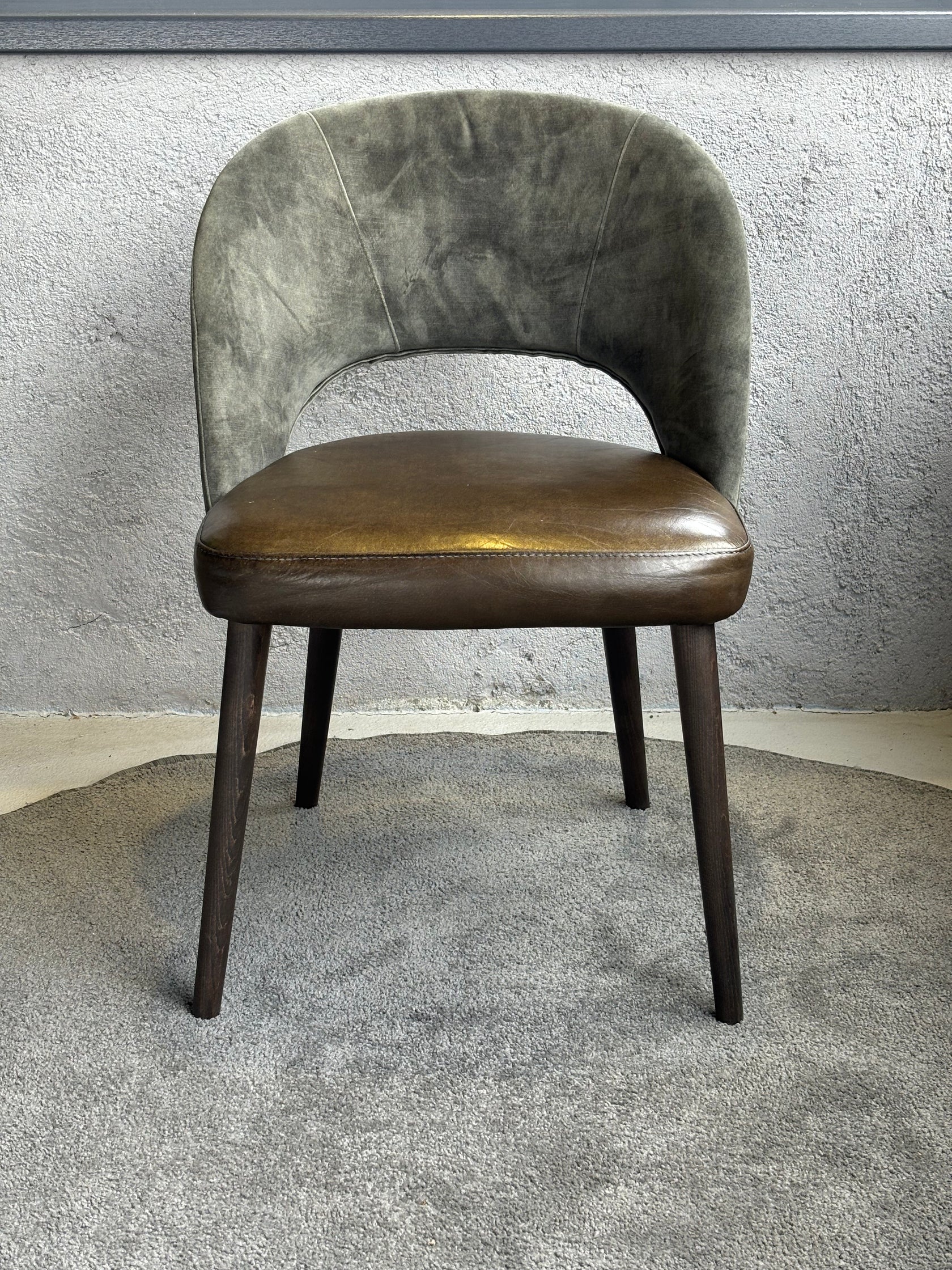 Scaun Dex – disponibil pe stoc