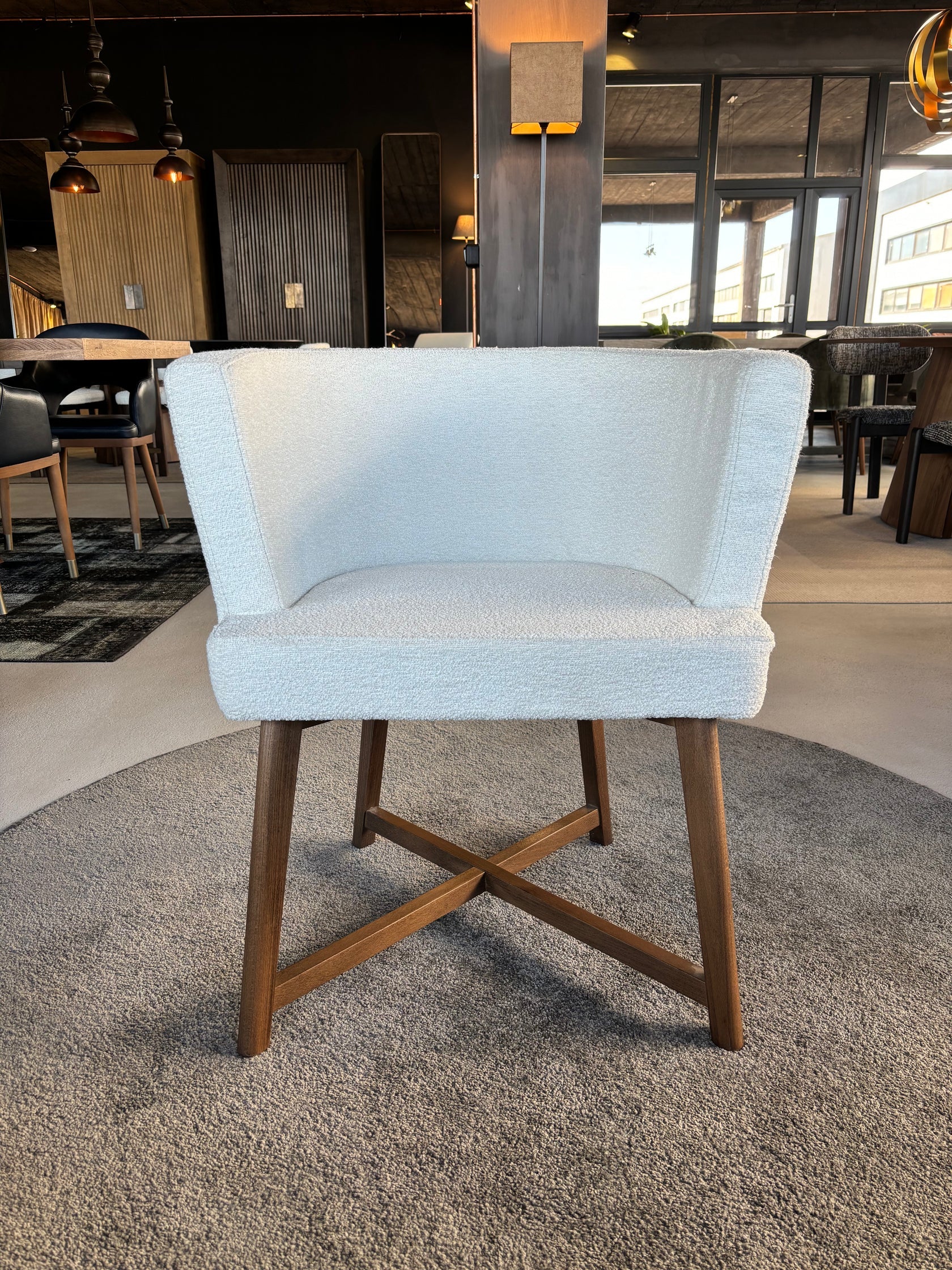 Scaun Monique - disponibil pe stoc